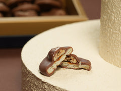 Pecan caramel biscuits